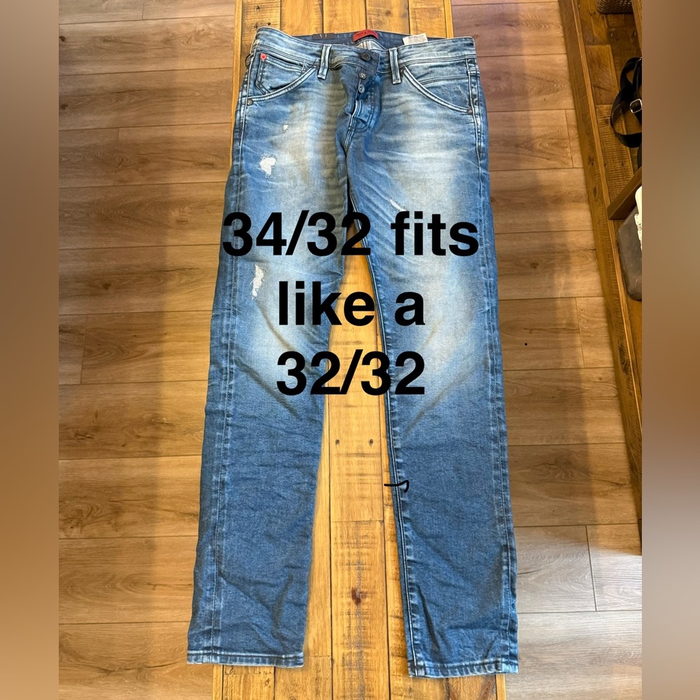 NWT, Jack & Jones slim fit jeans. Size is a 34/32 but fit like a 32/32 or 33